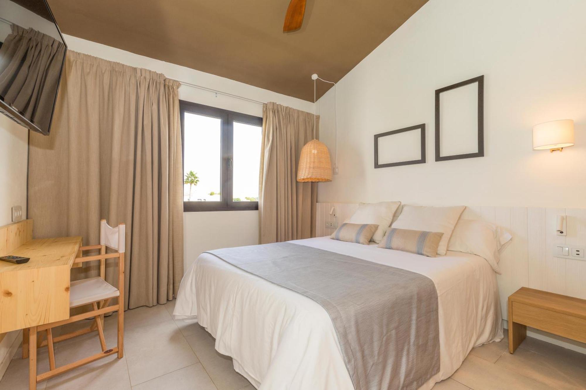 Marsenses Paradise Club Cala' en Bosch Bagian luar foto